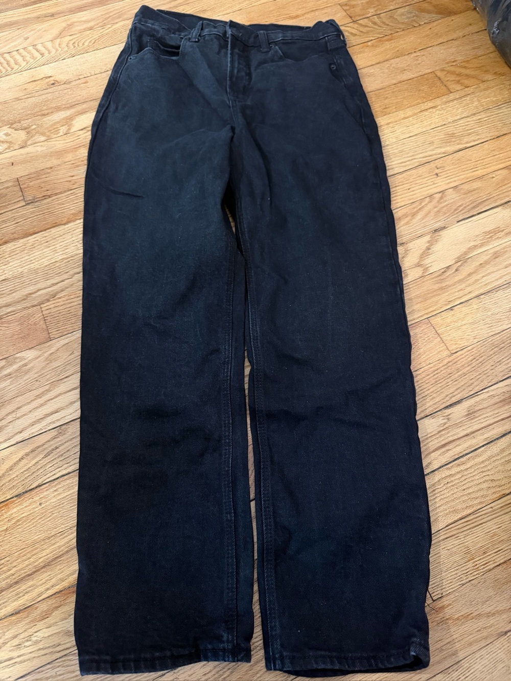 Old Navy women’s 6 Relaxed Black Jeans